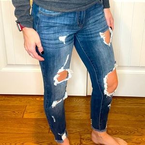 KanCan Women’s skinny distressed jean